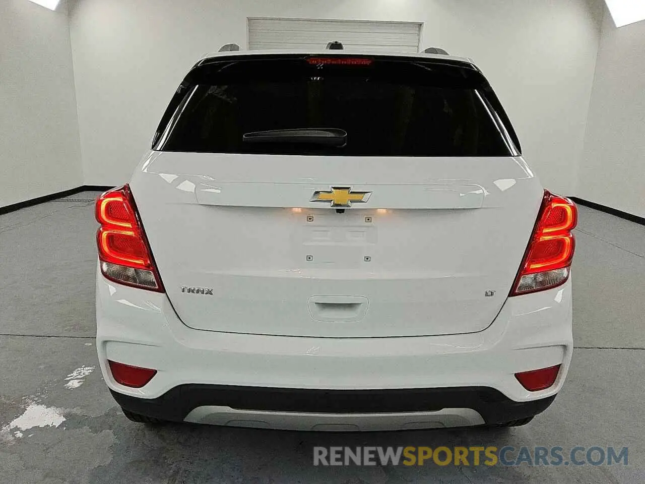 6 Photograph of a damaged car 3GNCJLSB9LL210489 CHEVROLET TRAX 2020