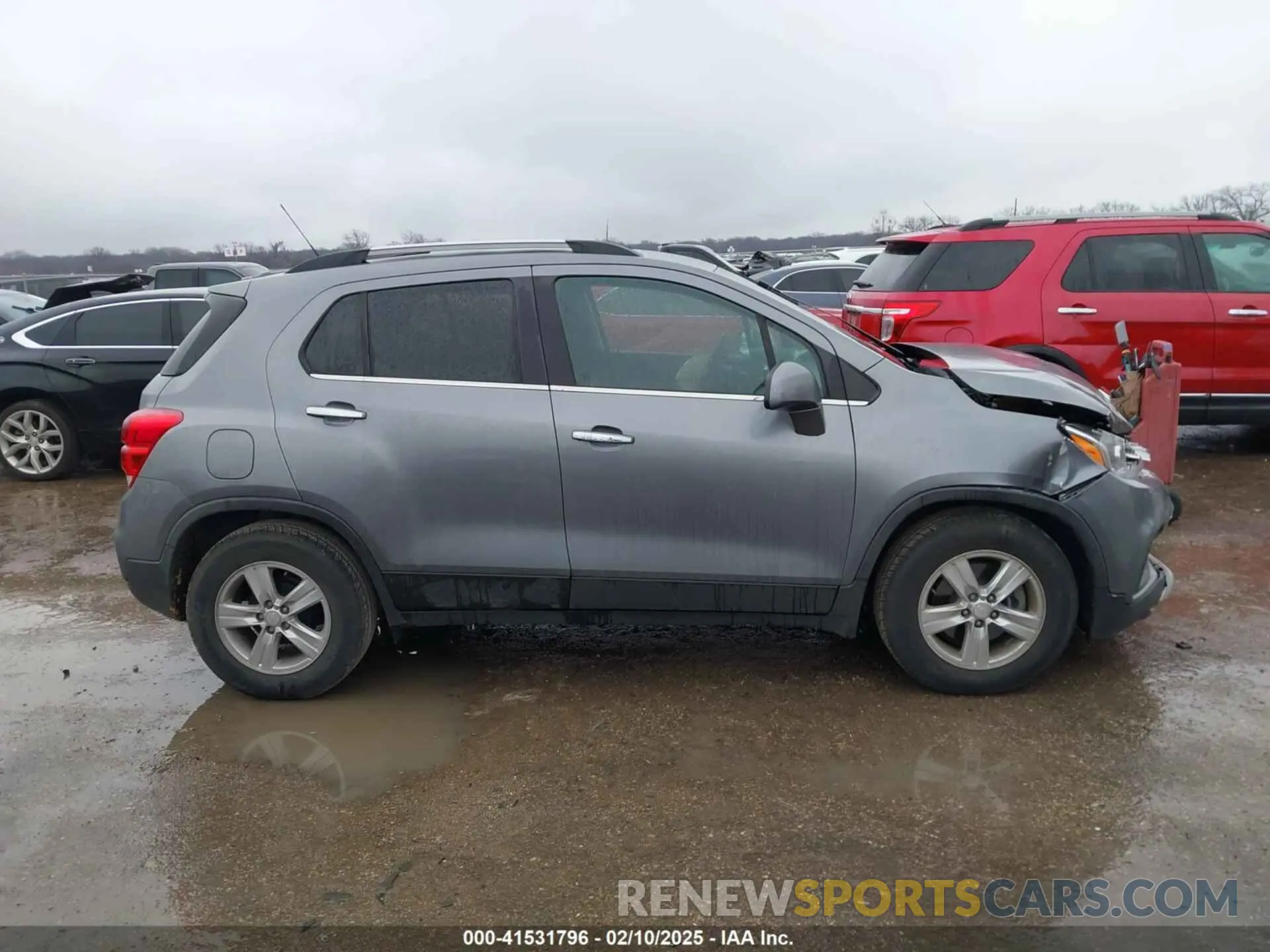 13 Photograph of a damaged car 3GNCJLSBXLL175977 CHEVROLET TRAX 2020