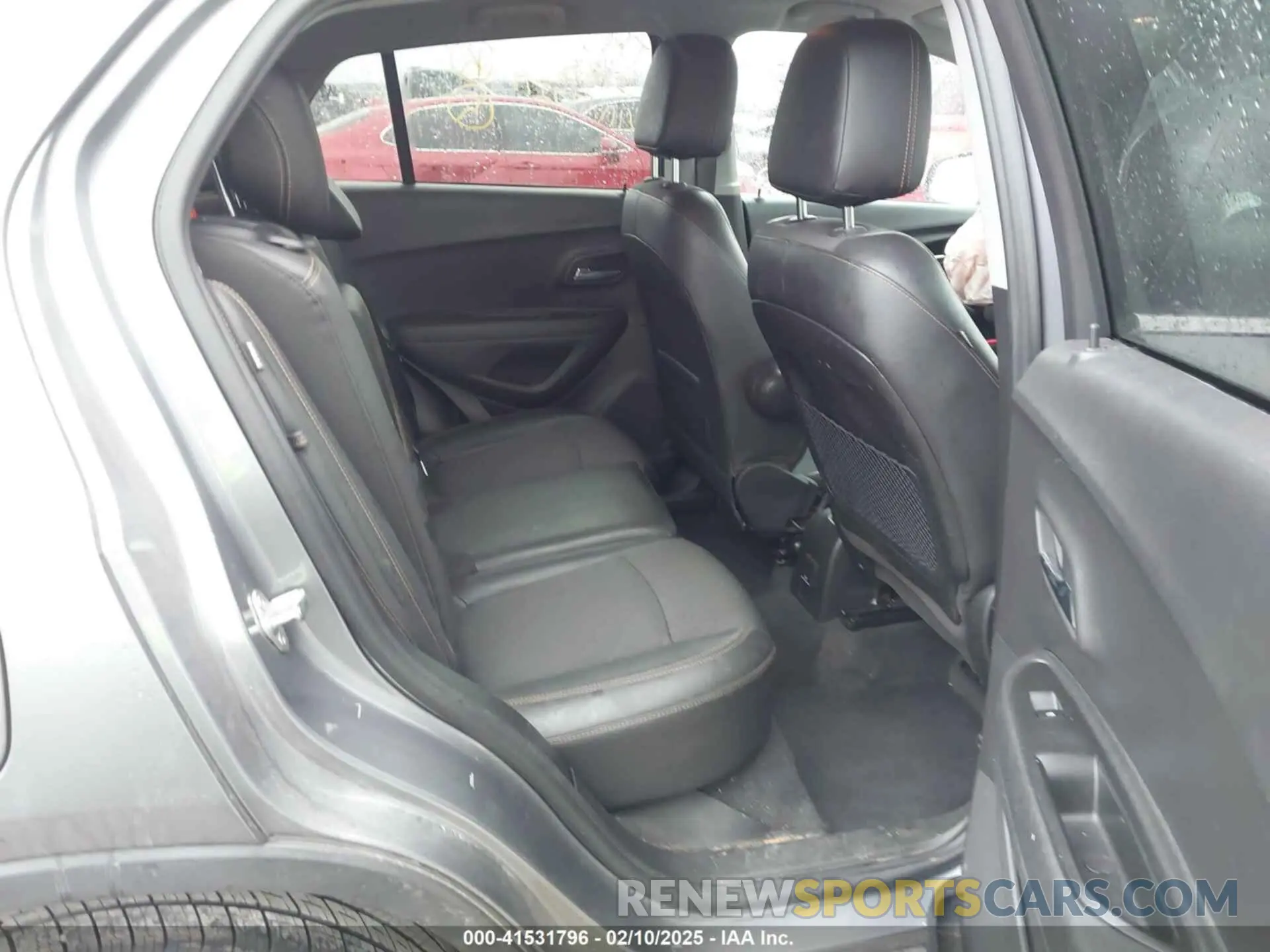 8 Photograph of a damaged car 3GNCJLSBXLL175977 CHEVROLET TRAX 2020
