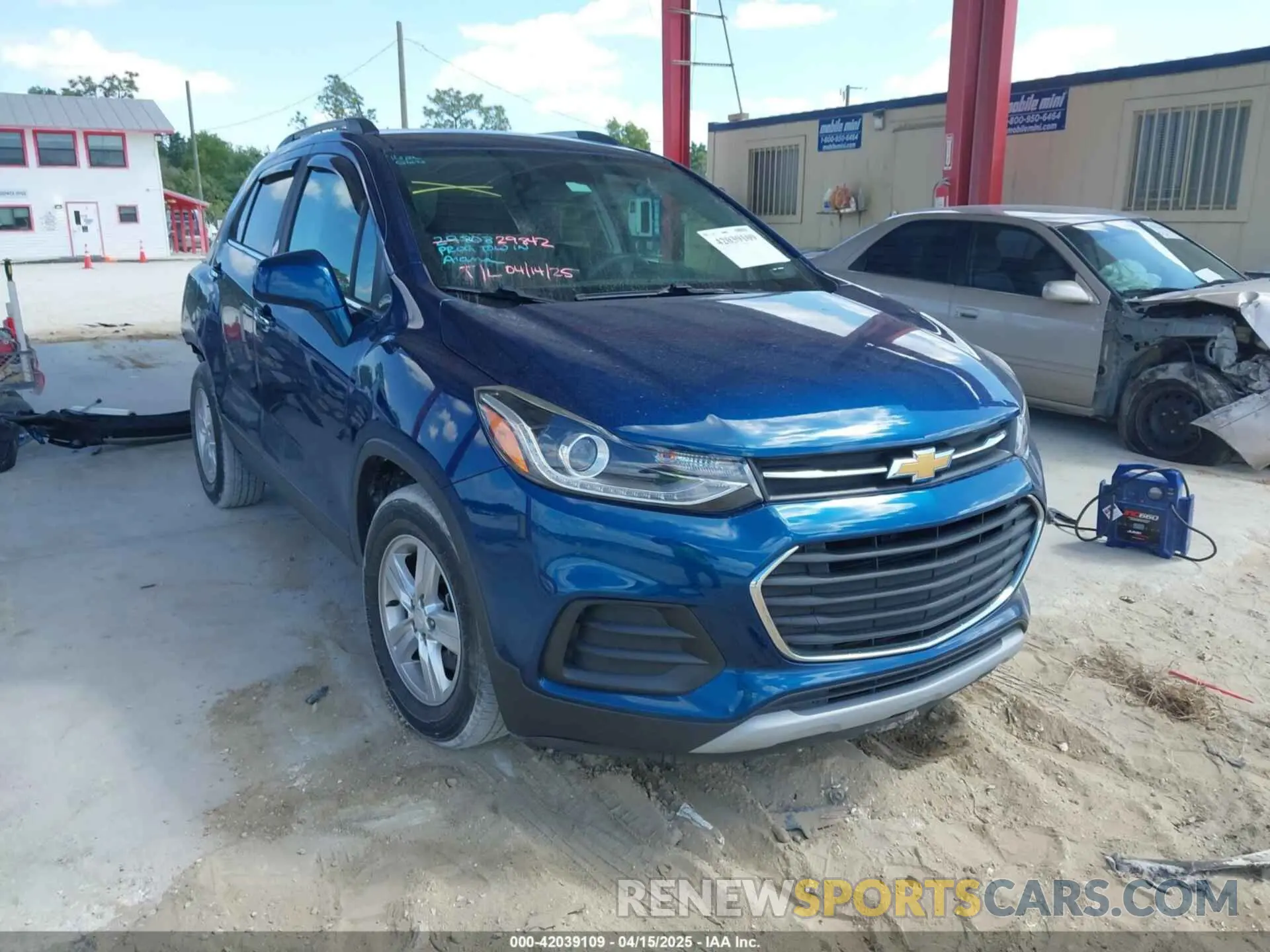 1 Photograph of a damaged car 3GNCJLSBXLL196845 CHEVROLET TRAX 2020