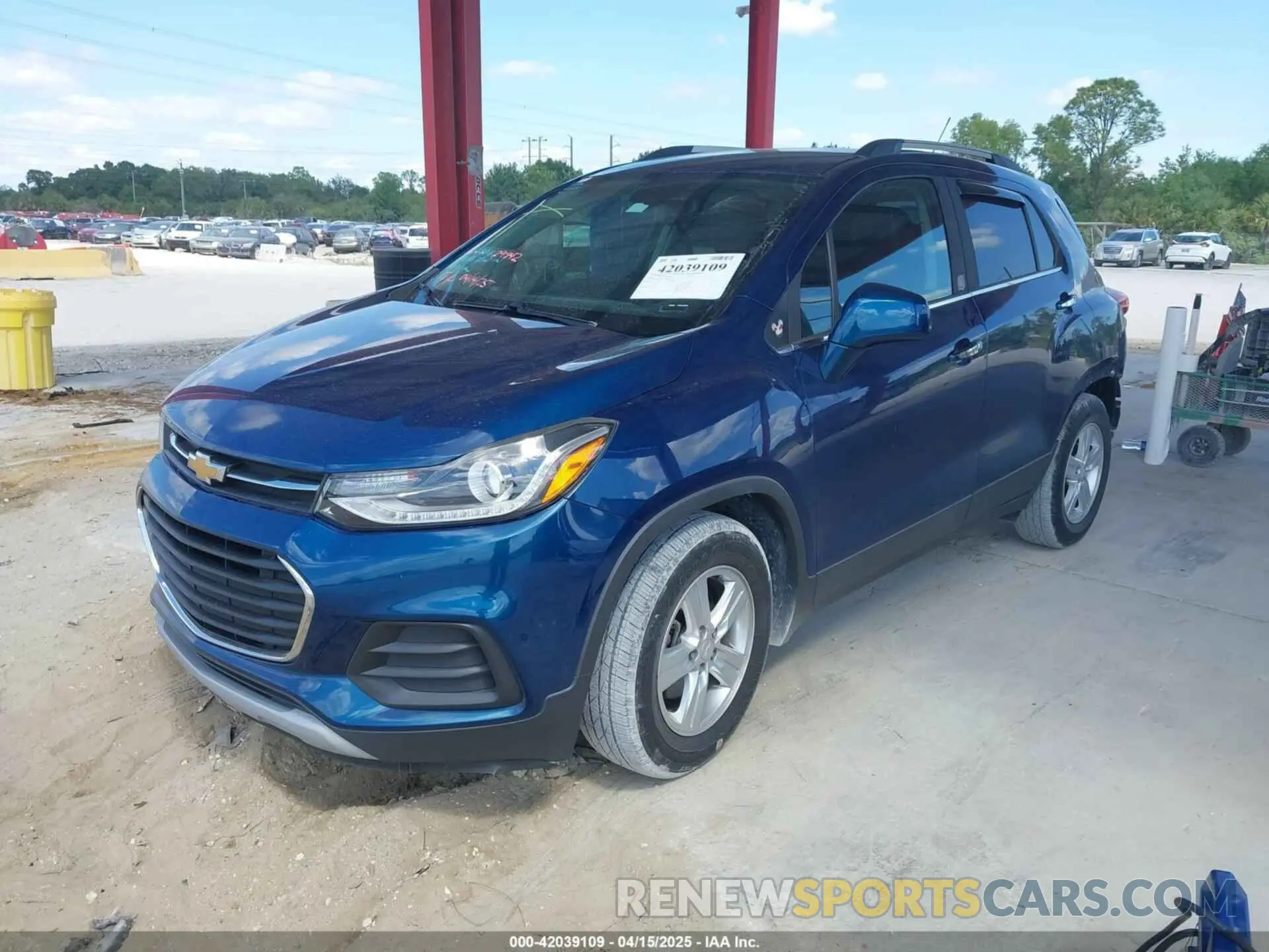 2 Photograph of a damaged car 3GNCJLSBXLL196845 CHEVROLET TRAX 2020