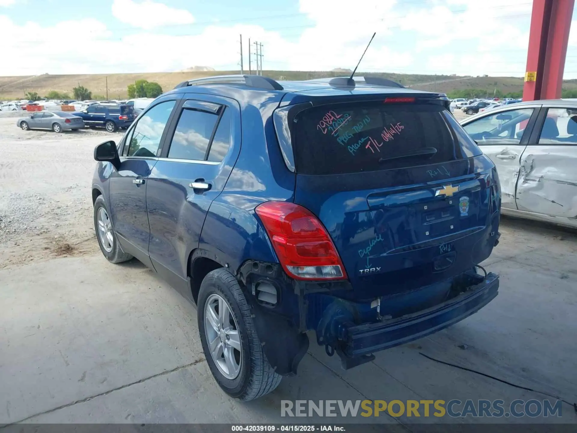 3 Photograph of a damaged car 3GNCJLSBXLL196845 CHEVROLET TRAX 2020