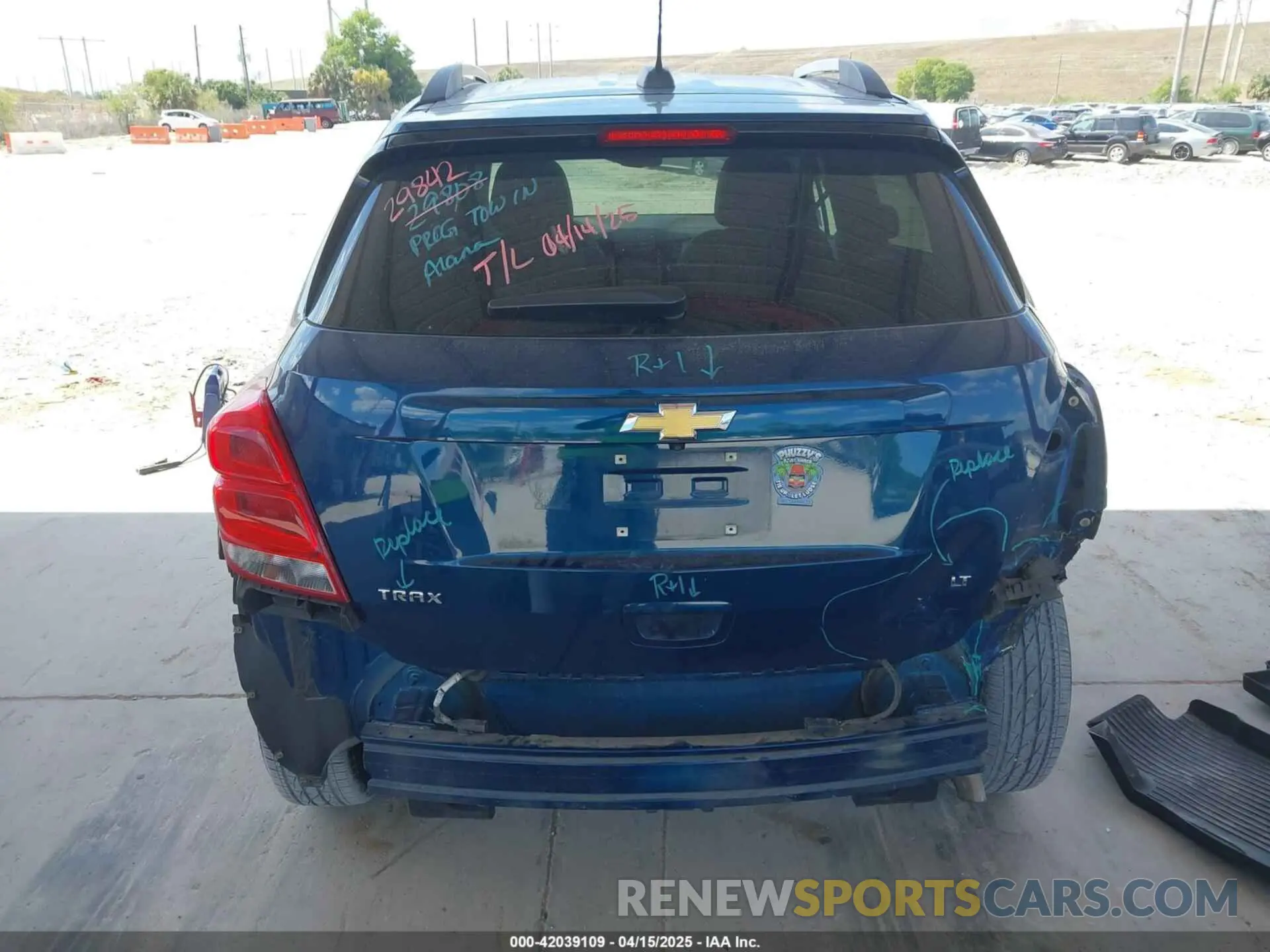 6 Photograph of a damaged car 3GNCJLSBXLL196845 CHEVROLET TRAX 2020