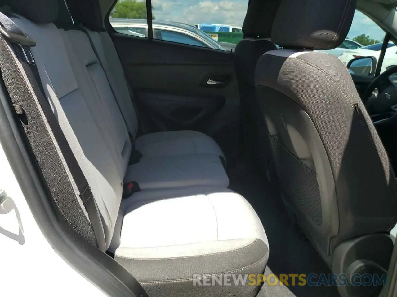 11 Photograph of a damaged car 3GNCJLSBXLL221243 CHEVROLET TRAX 2020