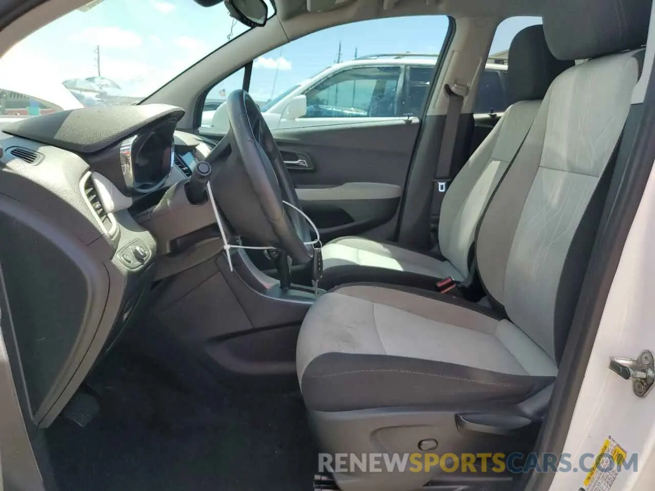 7 Photograph of a damaged car 3GNCJLSBXLL221243 CHEVROLET TRAX 2020