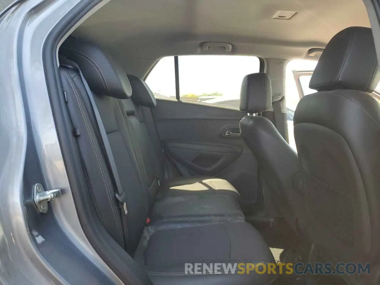 11 Photograph of a damaged car 3GNCJLSBXLL249723 CHEVROLET TRAX 2020