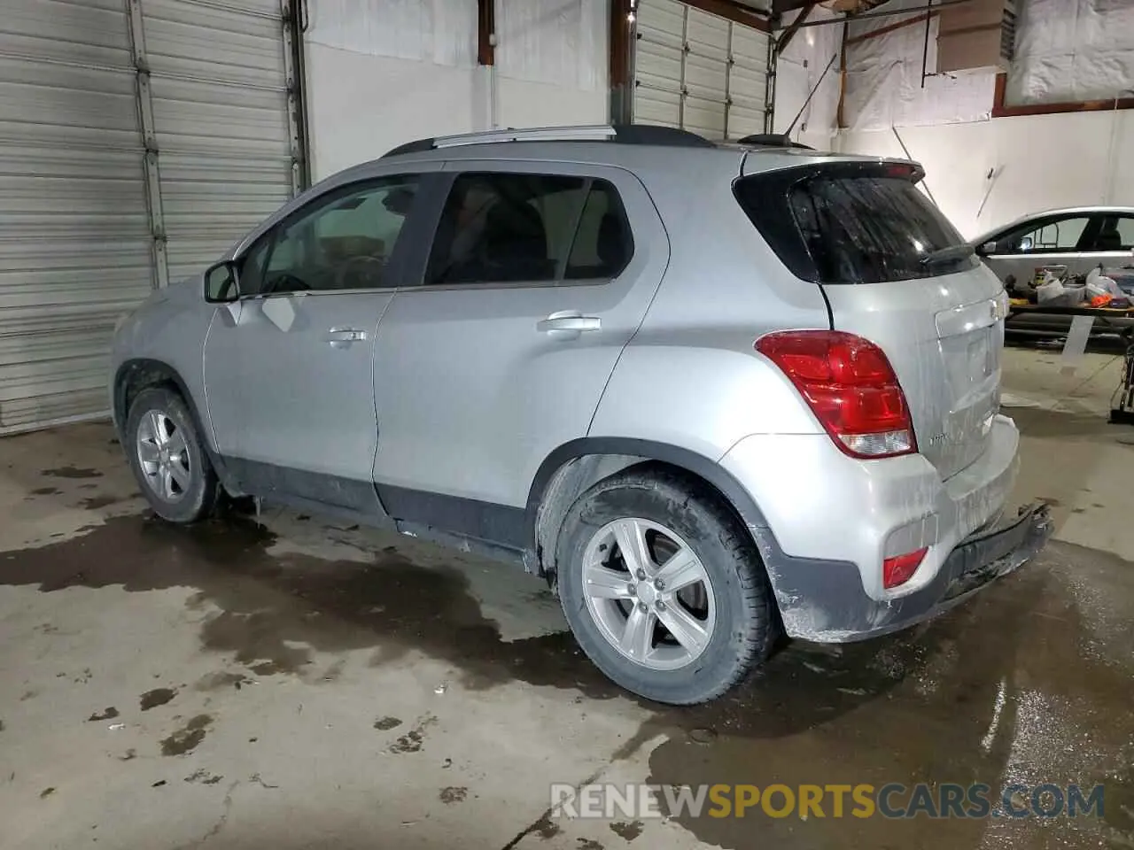 2 Photograph of a damaged car 3GNCJLSBXLL261421 CHEVROLET TRAX 2020