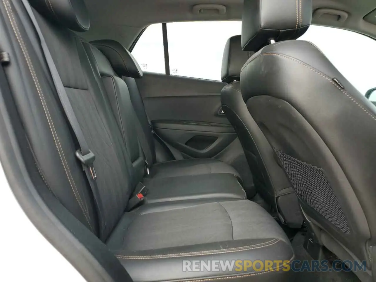 11 Photograph of a damaged car 3GNCJLSBXLL282351 CHEVROLET TRAX 2020