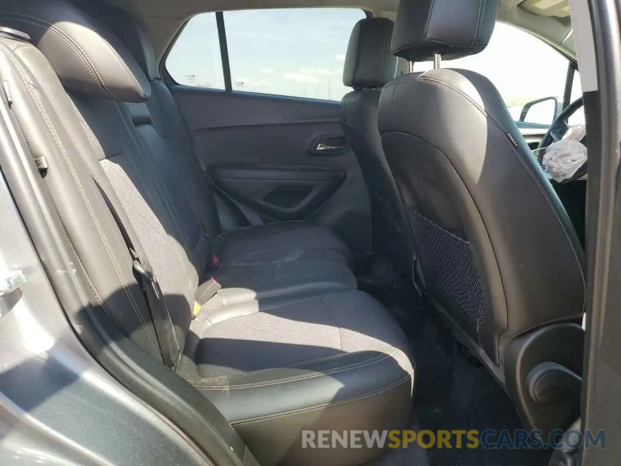 11 Photograph of a damaged car 3GNCJLSBXLL296461 CHEVROLET TRAX 2020