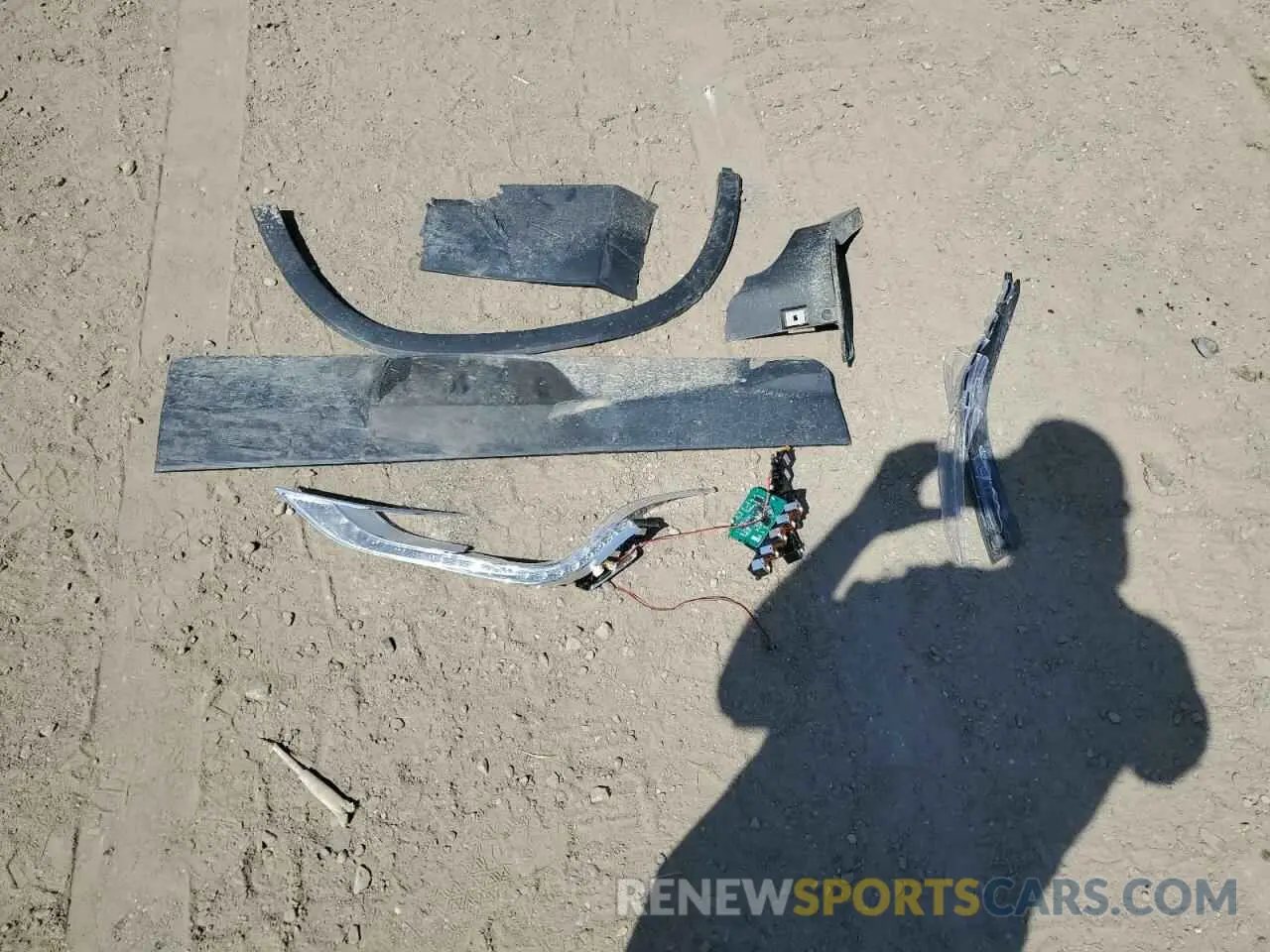 13 Photograph of a damaged car 3GNCJLSBXLL296461 CHEVROLET TRAX 2020