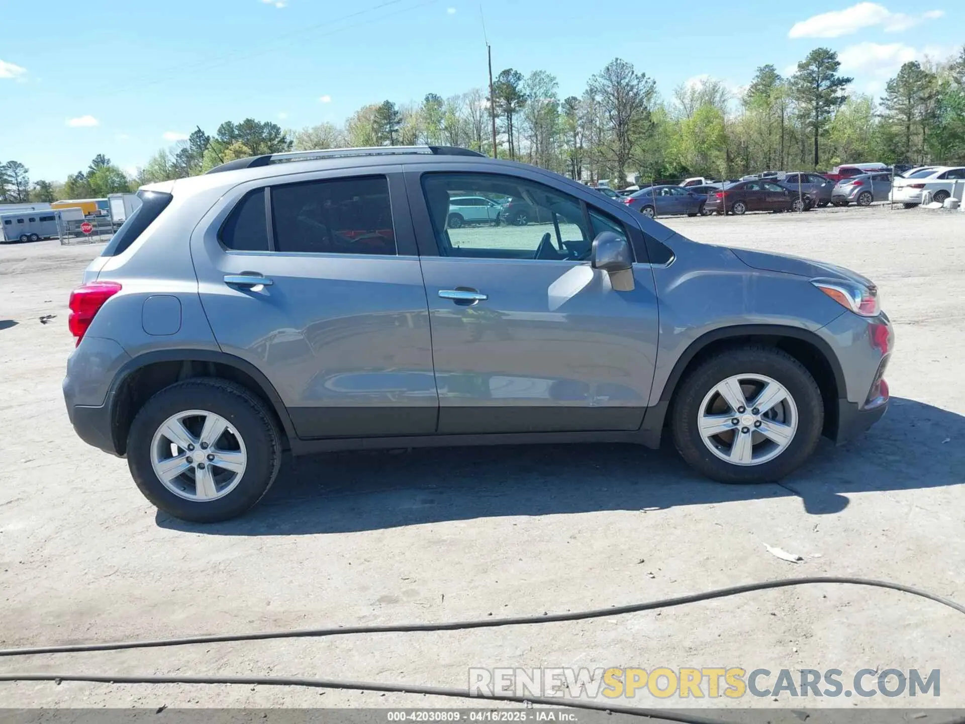 13 Photograph of a damaged car 3GNCJLSBXLL322296 CHEVROLET TRAX 2020