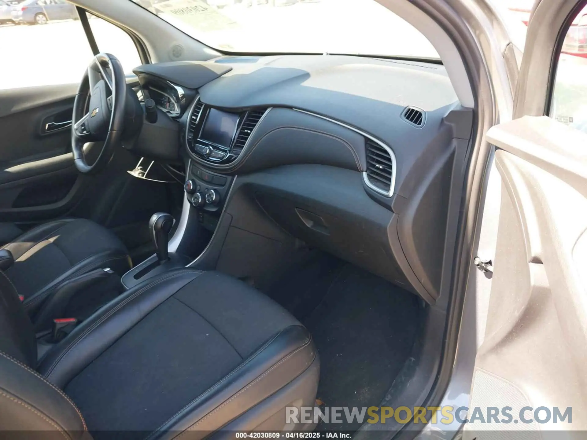 5 Photograph of a damaged car 3GNCJLSBXLL322296 CHEVROLET TRAX 2020
