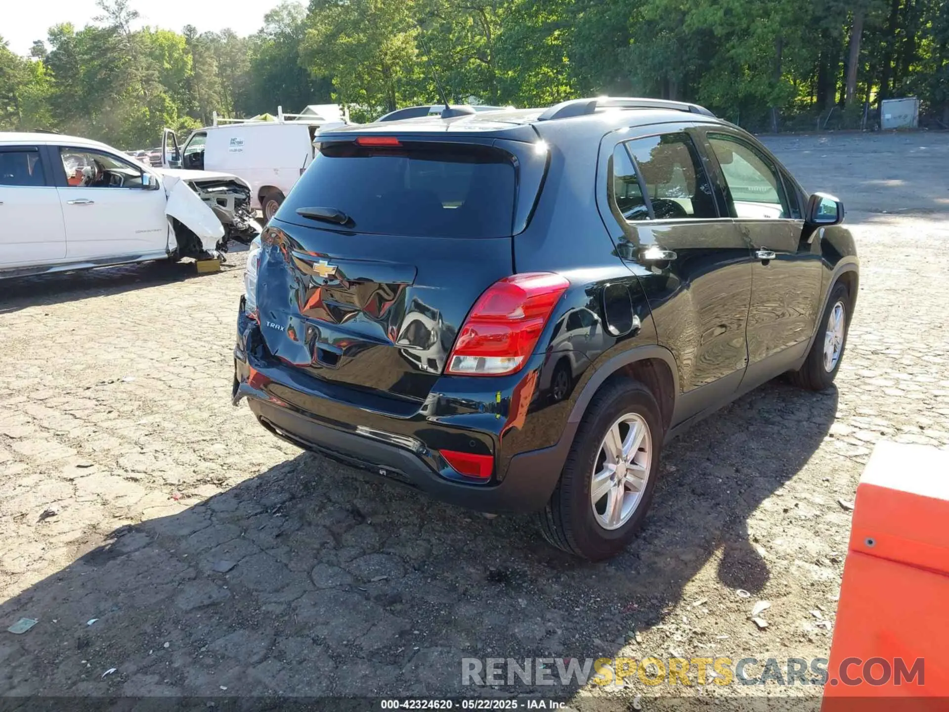 4 Photograph of a damaged car 3GNCJLSBXLL342340 CHEVROLET TRAX 2020
