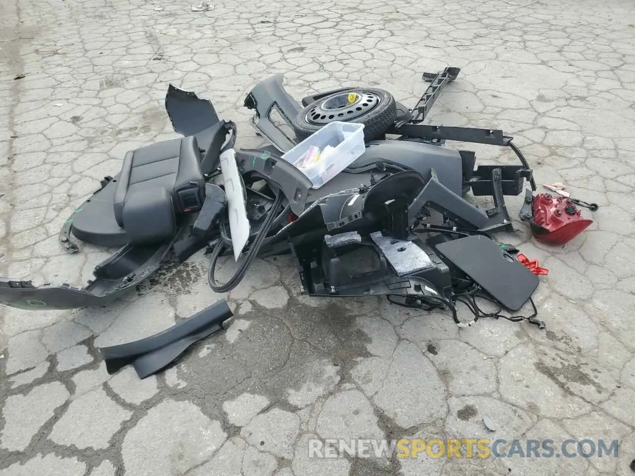 13 Photograph of a damaged car 3GNCJMSB3LL335977 CHEVROLET TRAX 2020