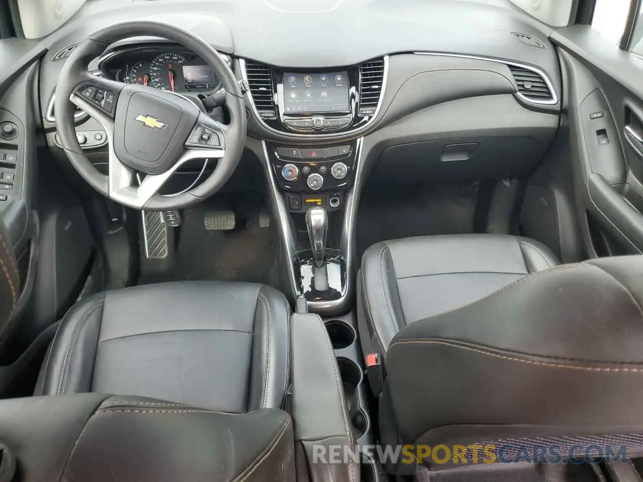 8 Photograph of a damaged car 3GNCJMSB3LL335977 CHEVROLET TRAX 2020
