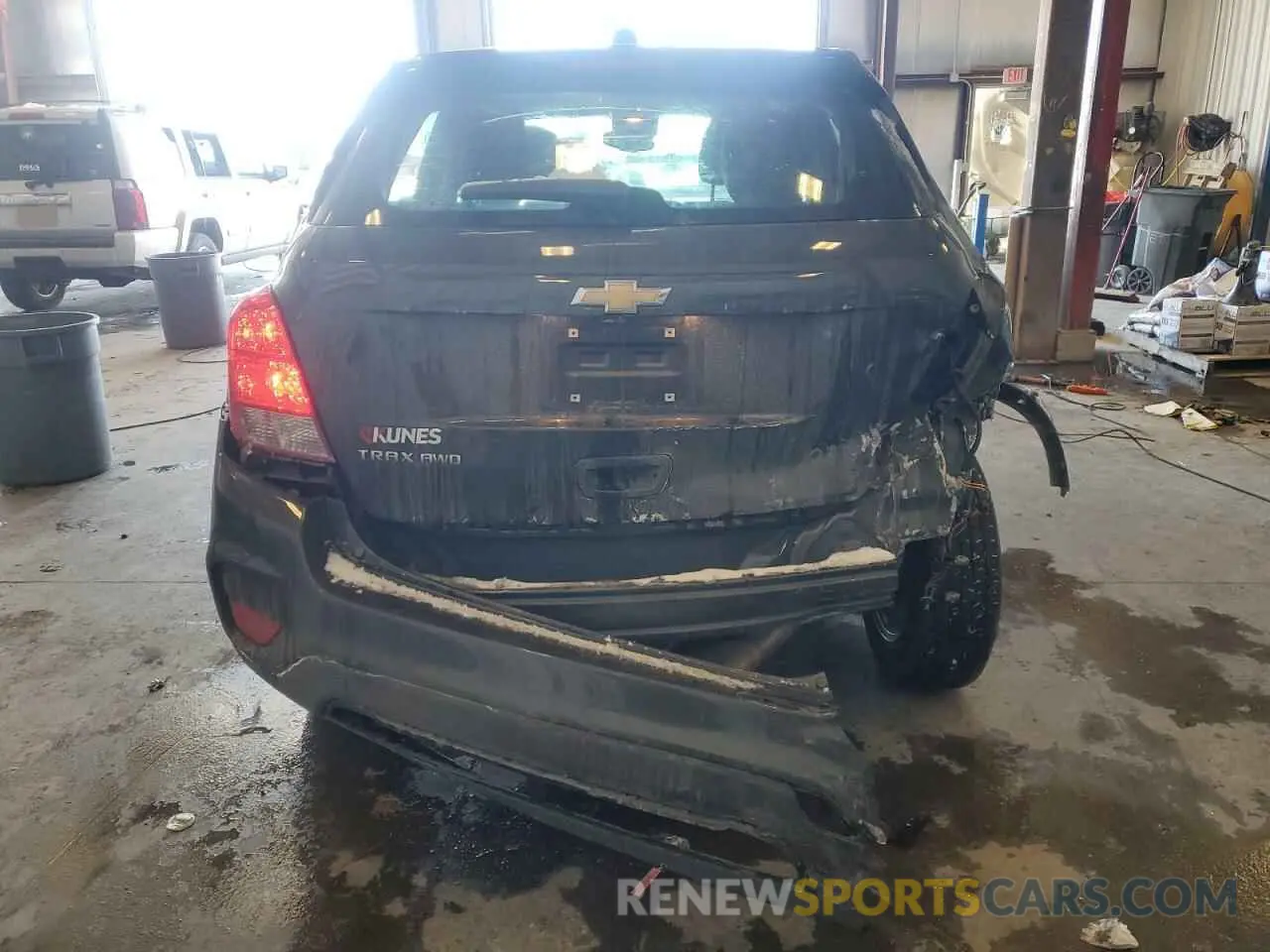 6 Photograph of a damaged car 3GNCJNSB0LL214412 CHEVROLET TRAX 2020