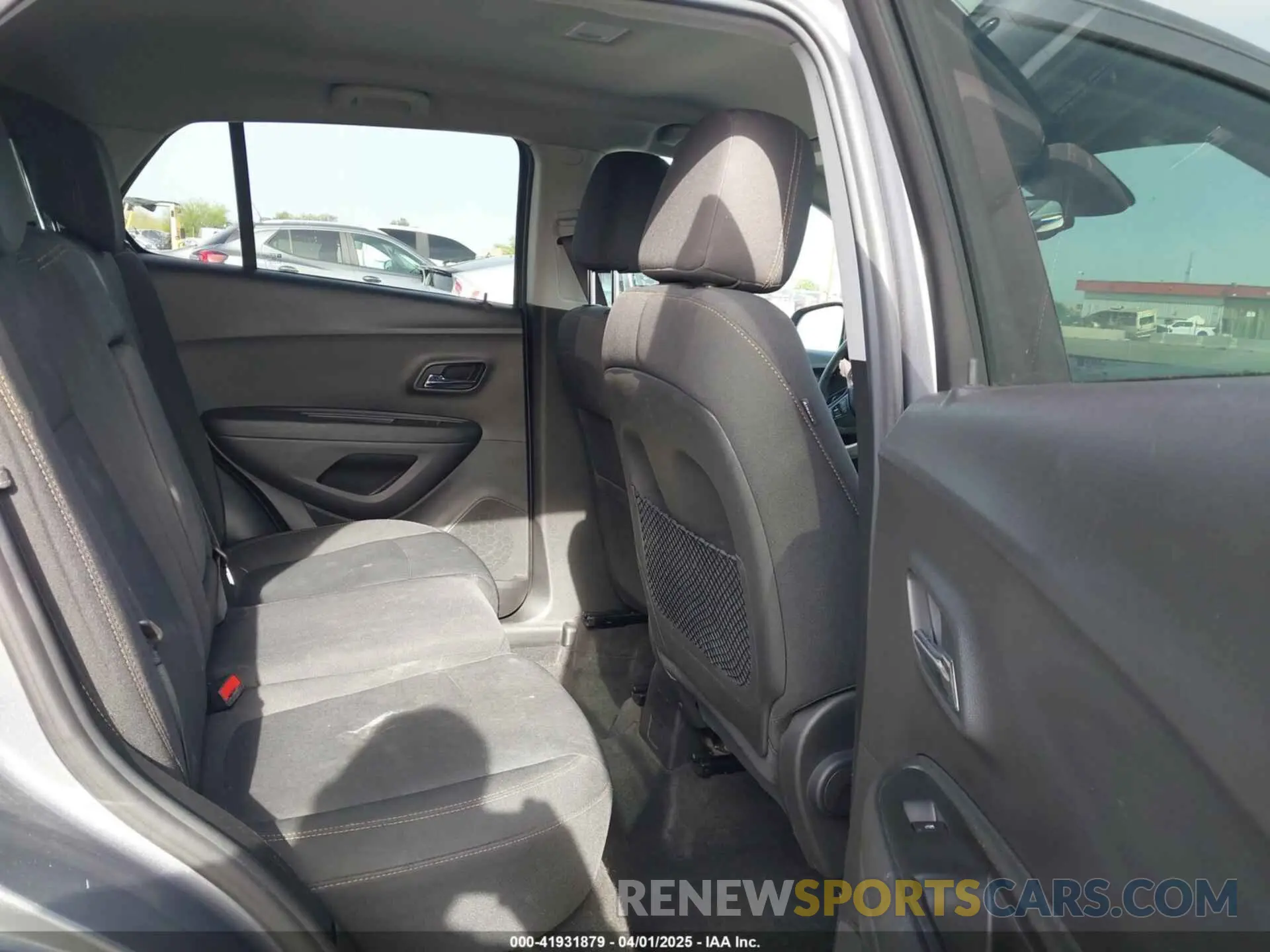 8 Photograph of a damaged car 3GNCJNSB1LL271850 CHEVROLET TRAX 2020