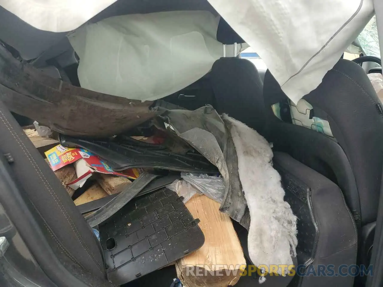 11 Photograph of a damaged car 3GNCJNSB2LL107197 CHEVROLET TRAX 2020