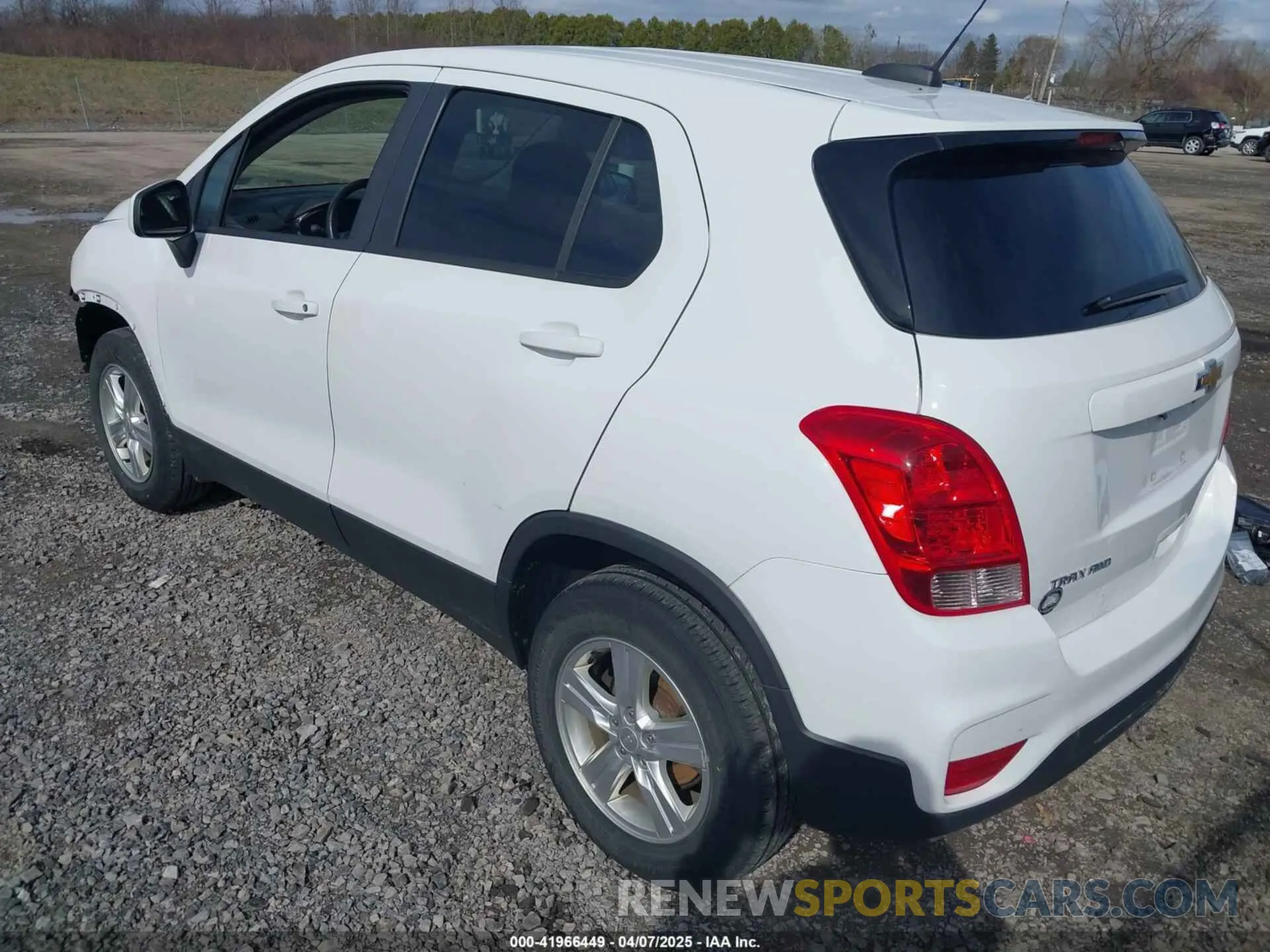 3 Photograph of a damaged car 3GNCJNSB2LL156965 CHEVROLET TRAX 2020