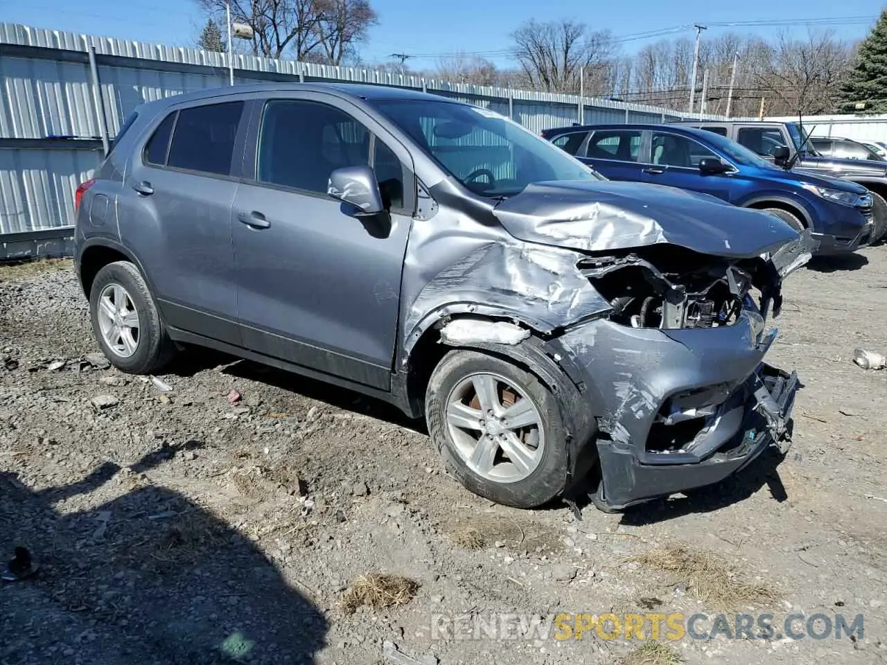4 Photograph of a damaged car 3GNCJNSB2LL268956 CHEVROLET TRAX 2020