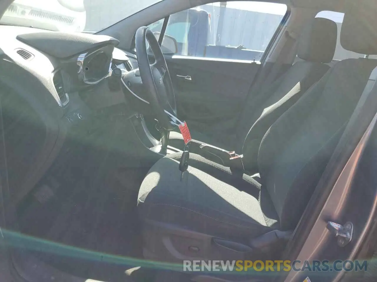 7 Photograph of a damaged car 3GNCJNSB2LL268956 CHEVROLET TRAX 2020