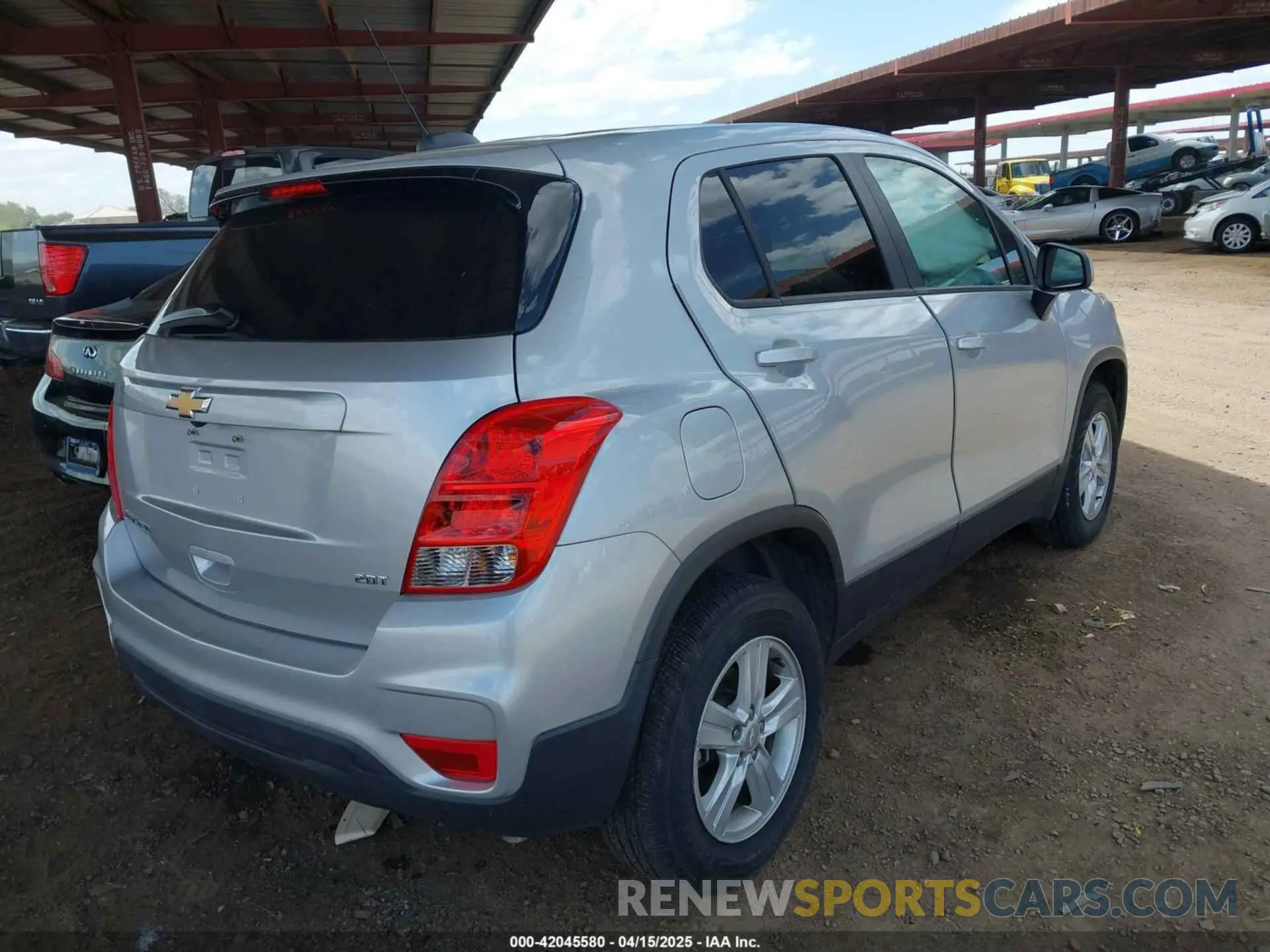 4 Photograph of a damaged car 3GNCJNSB3LL109850 CHEVROLET TRAX 2020