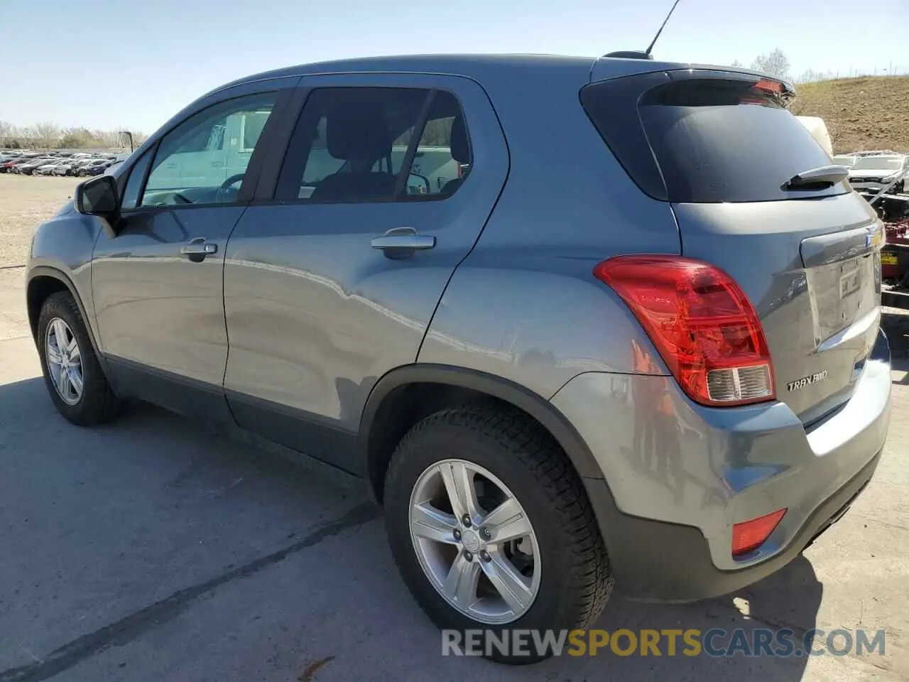 2 Photograph of a damaged car 3GNCJNSB3LL276516 CHEVROLET TRAX 2020