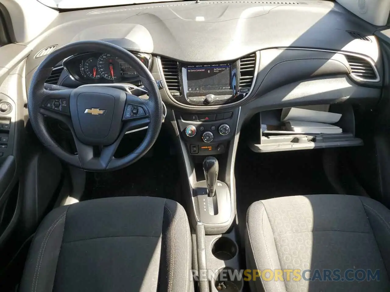8 Photograph of a damaged car 3GNCJNSB3LL276516 CHEVROLET TRAX 2020