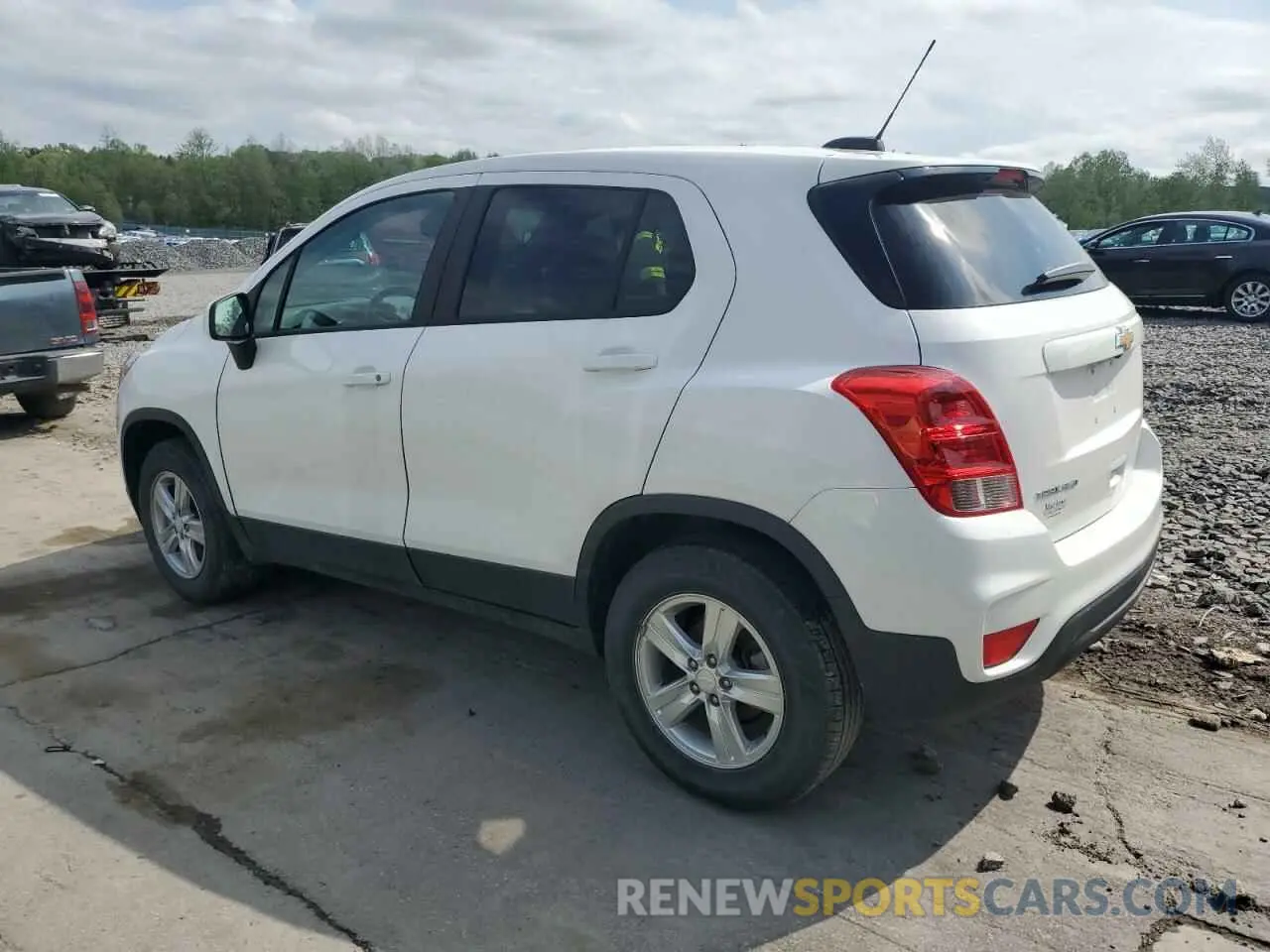 2 Photograph of a damaged car 3GNCJNSB4LL160869 CHEVROLET TRAX 2020