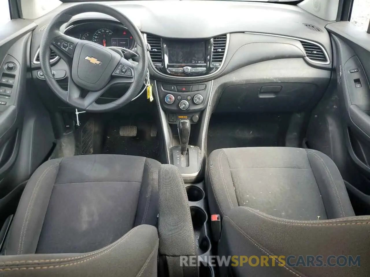 8 Photograph of a damaged car 3GNCJNSB4LL160869 CHEVROLET TRAX 2020
