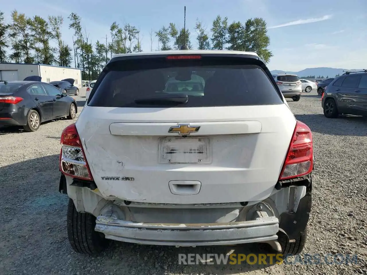 6 Photograph of a damaged car 3GNCJNSB5LL298453 CHEVROLET TRAX 2020