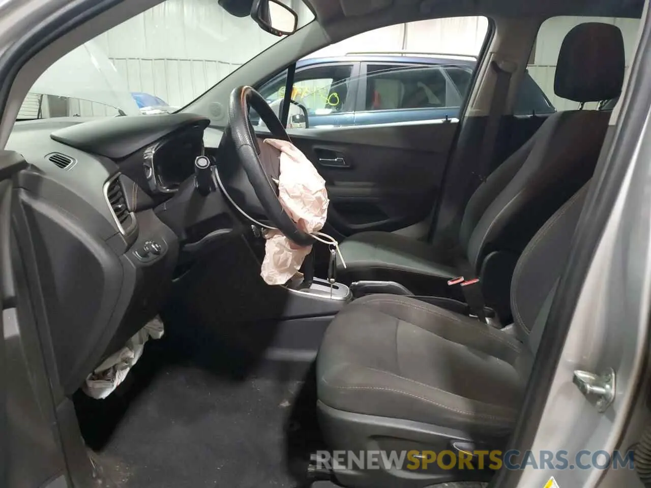 7 Photograph of a damaged car 3GNCJNSB6LL136282 CHEVROLET TRAX 2020