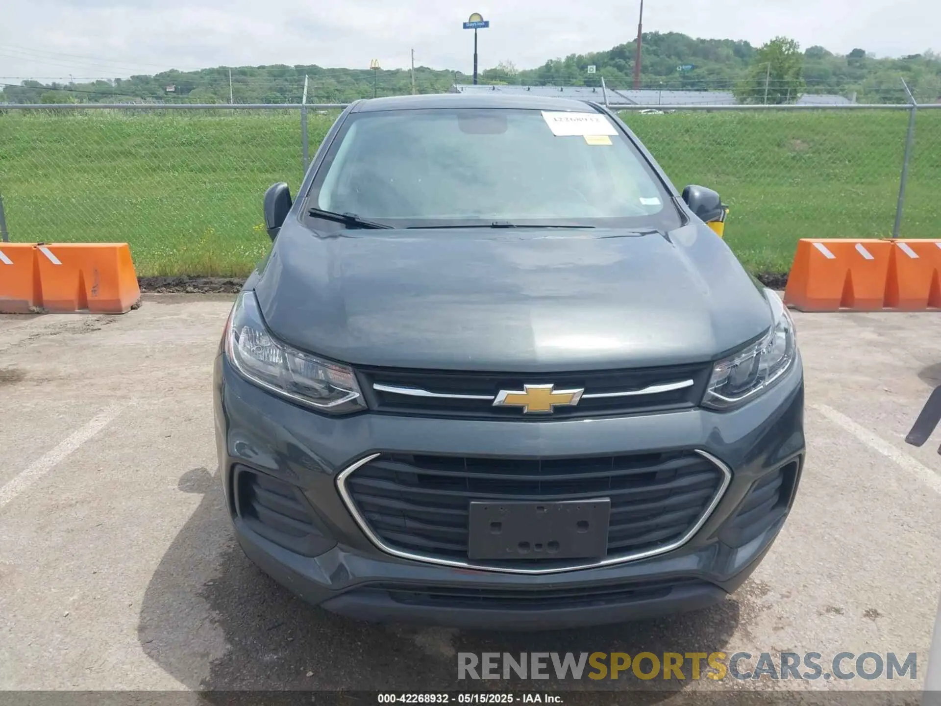 12 Photograph of a damaged car 3GNCJNSB6LL193338 CHEVROLET TRAX 2020