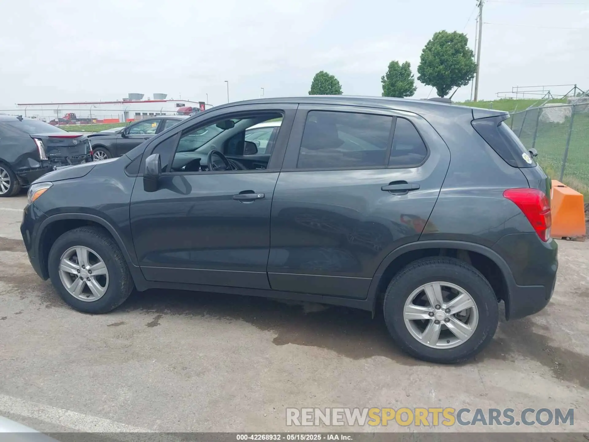 14 Photograph of a damaged car 3GNCJNSB6LL193338 CHEVROLET TRAX 2020