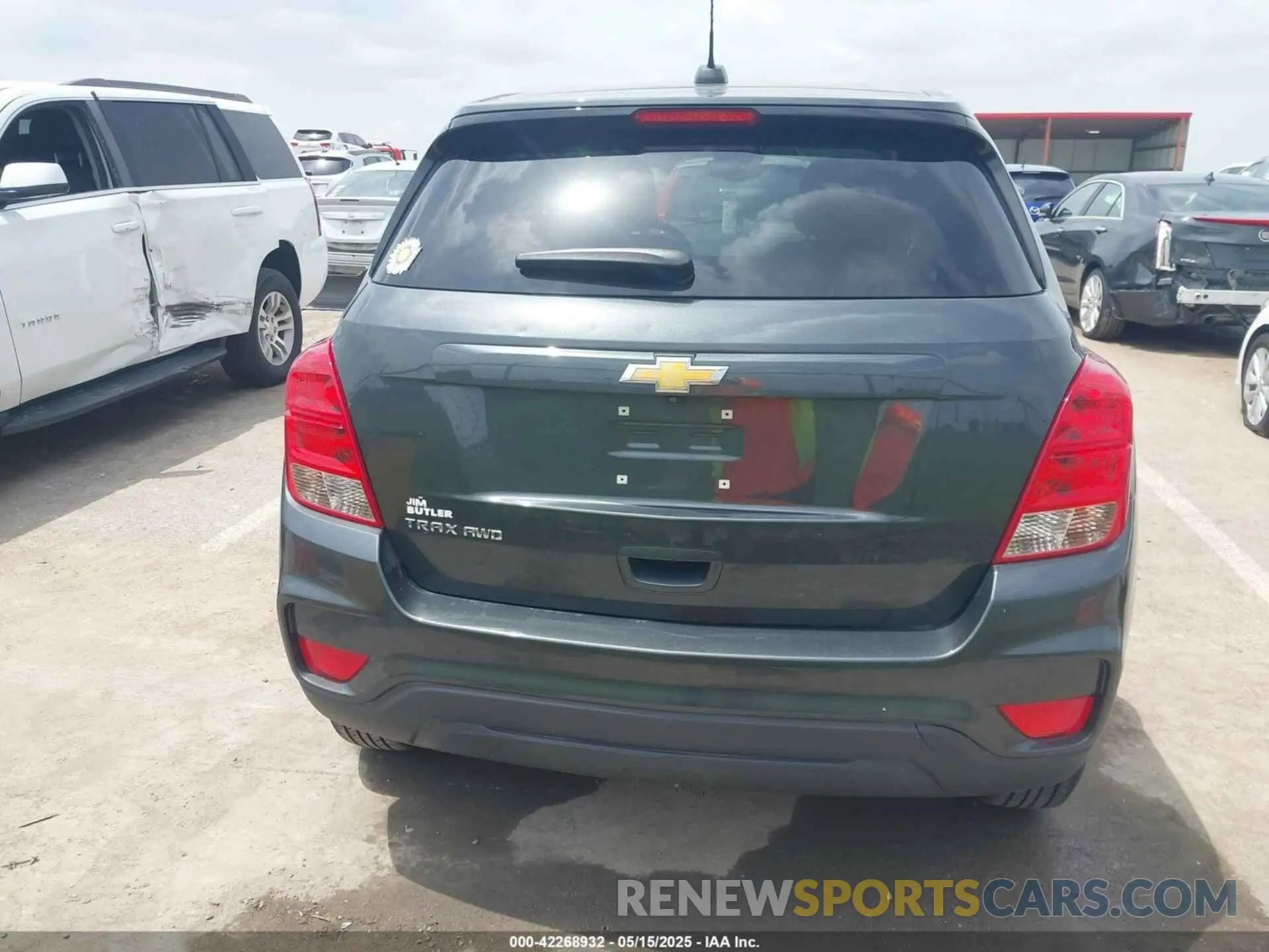 16 Photograph of a damaged car 3GNCJNSB6LL193338 CHEVROLET TRAX 2020