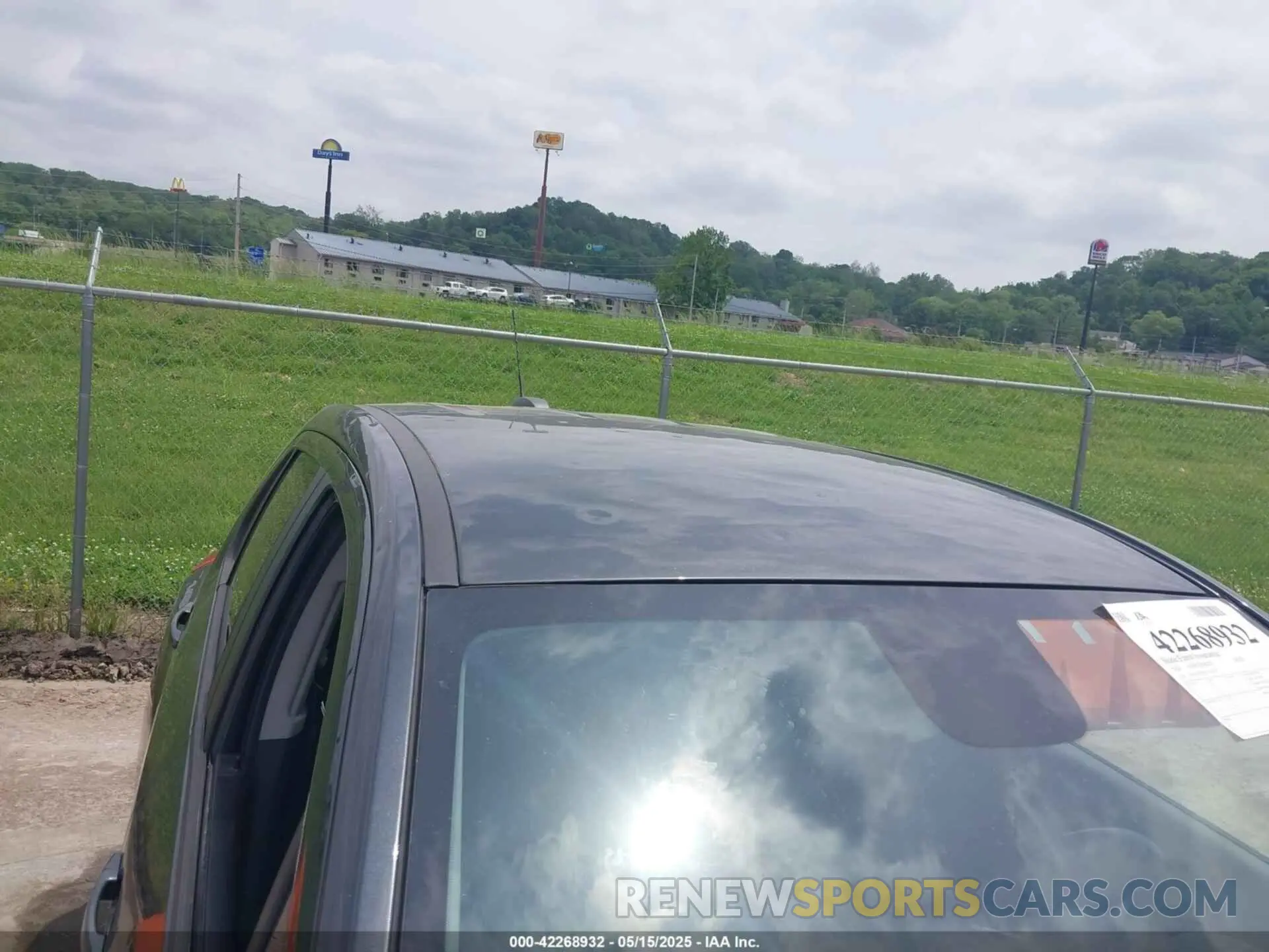 18 Photograph of a damaged car 3GNCJNSB6LL193338 CHEVROLET TRAX 2020