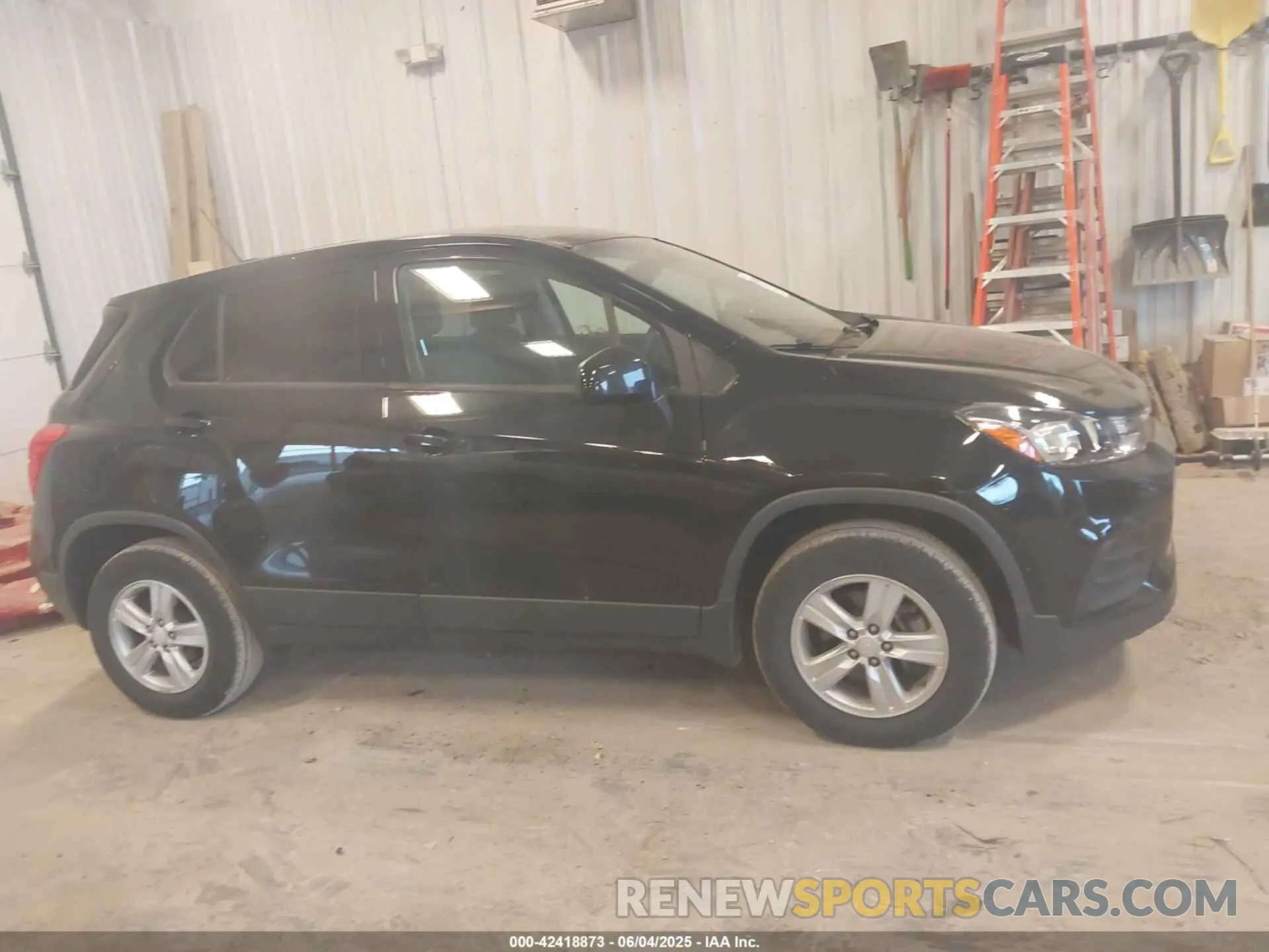 13 Photograph of a damaged car 3GNCJNSB8LL121704 CHEVROLET TRAX 2020