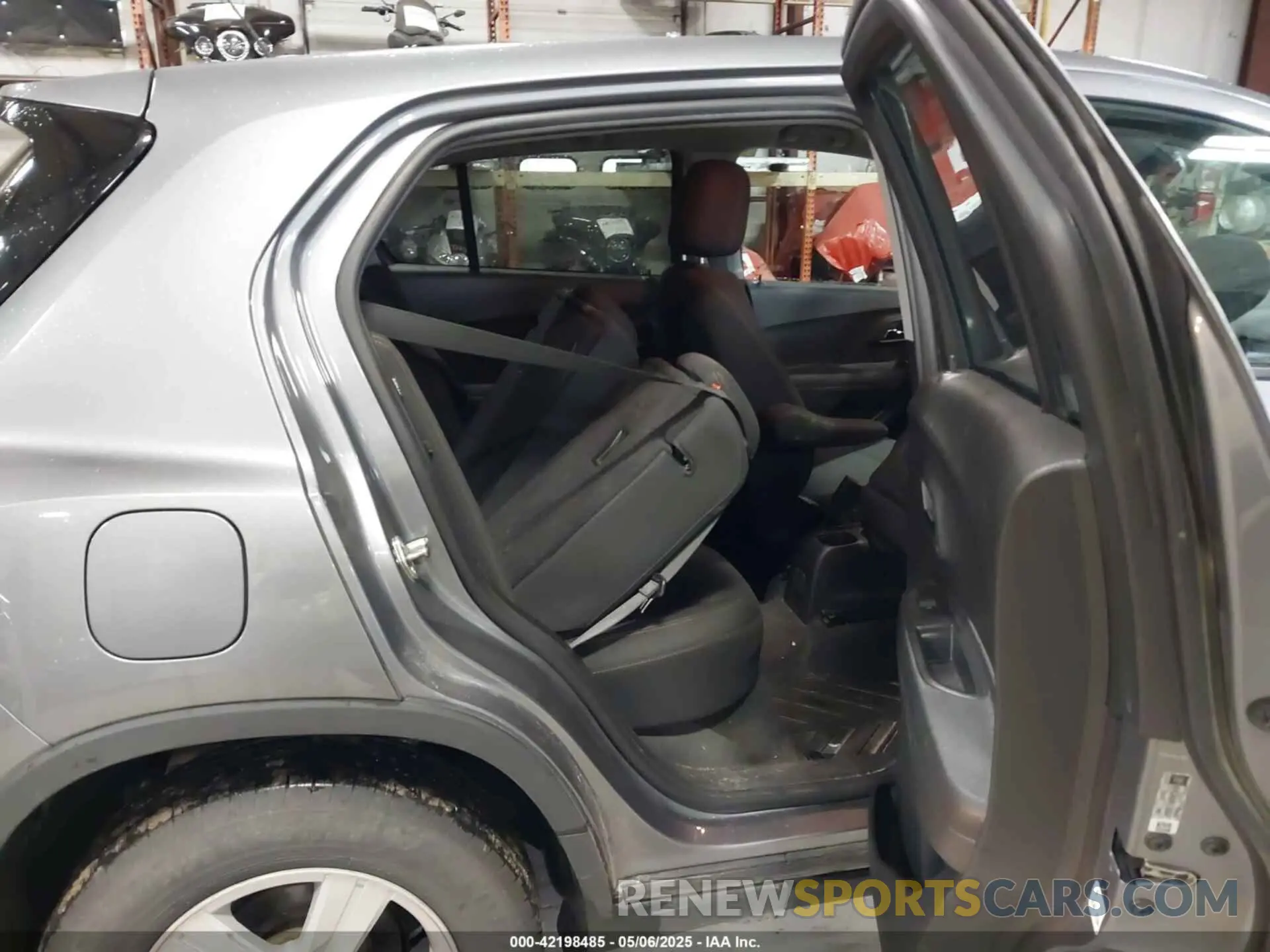 8 Photograph of a damaged car 3GNCJNSB8LL183510 CHEVROLET TRAX 2020