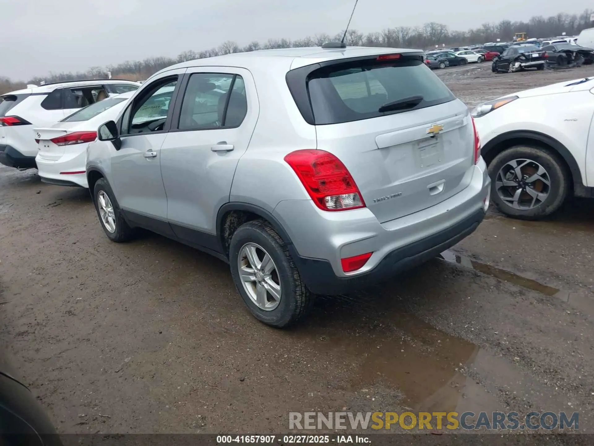 3 Photograph of a damaged car 3GNCJNSBXLL112258 CHEVROLET TRAX 2020