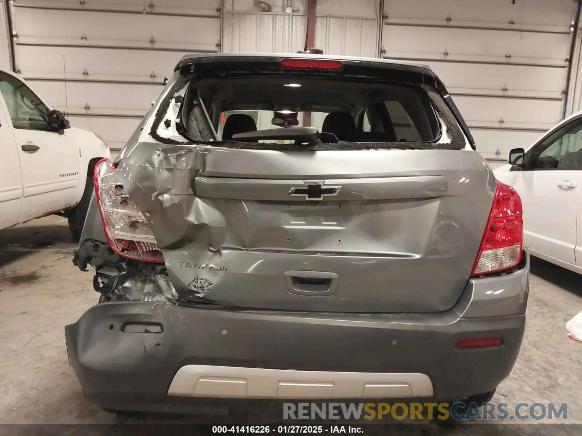 6 Photograph of a damaged car 3GNCJNSBXLL216278 CHEVROLET TRAX 2020