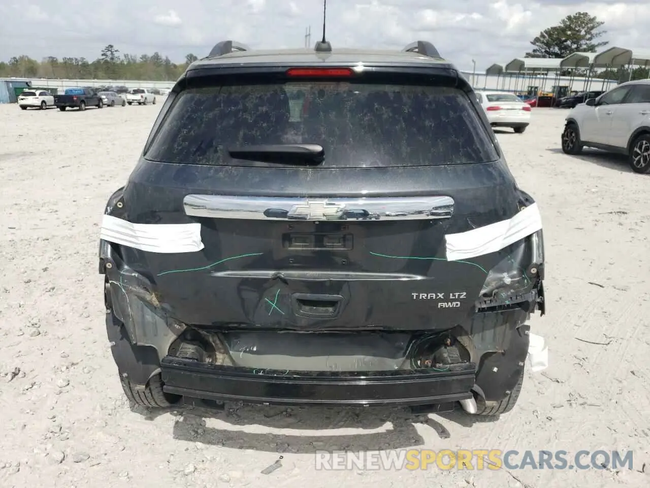 6 Photograph of a damaged car 3GNCJPSB1LL142227 CHEVROLET TRAX 2020