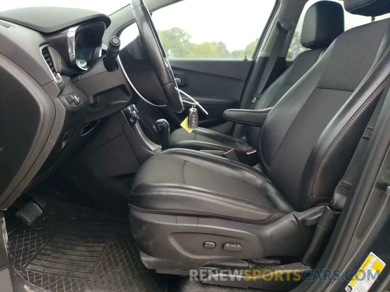 7 Photograph of a damaged car 3GNCJPSB1LL142227 CHEVROLET TRAX 2020