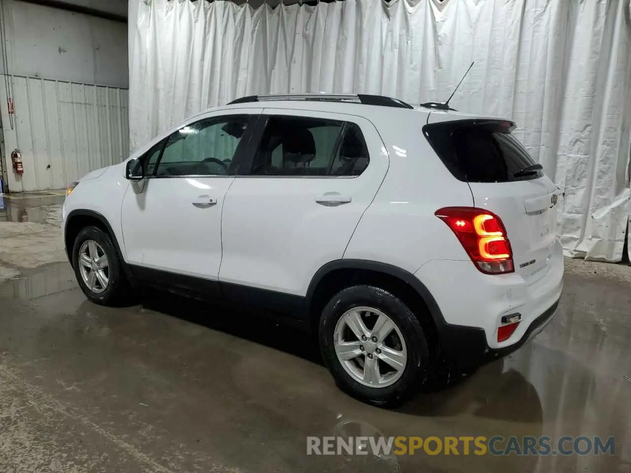 2 Photograph of a damaged car 3GNCJPSB2LL262764 CHEVROLET TRAX 2020
