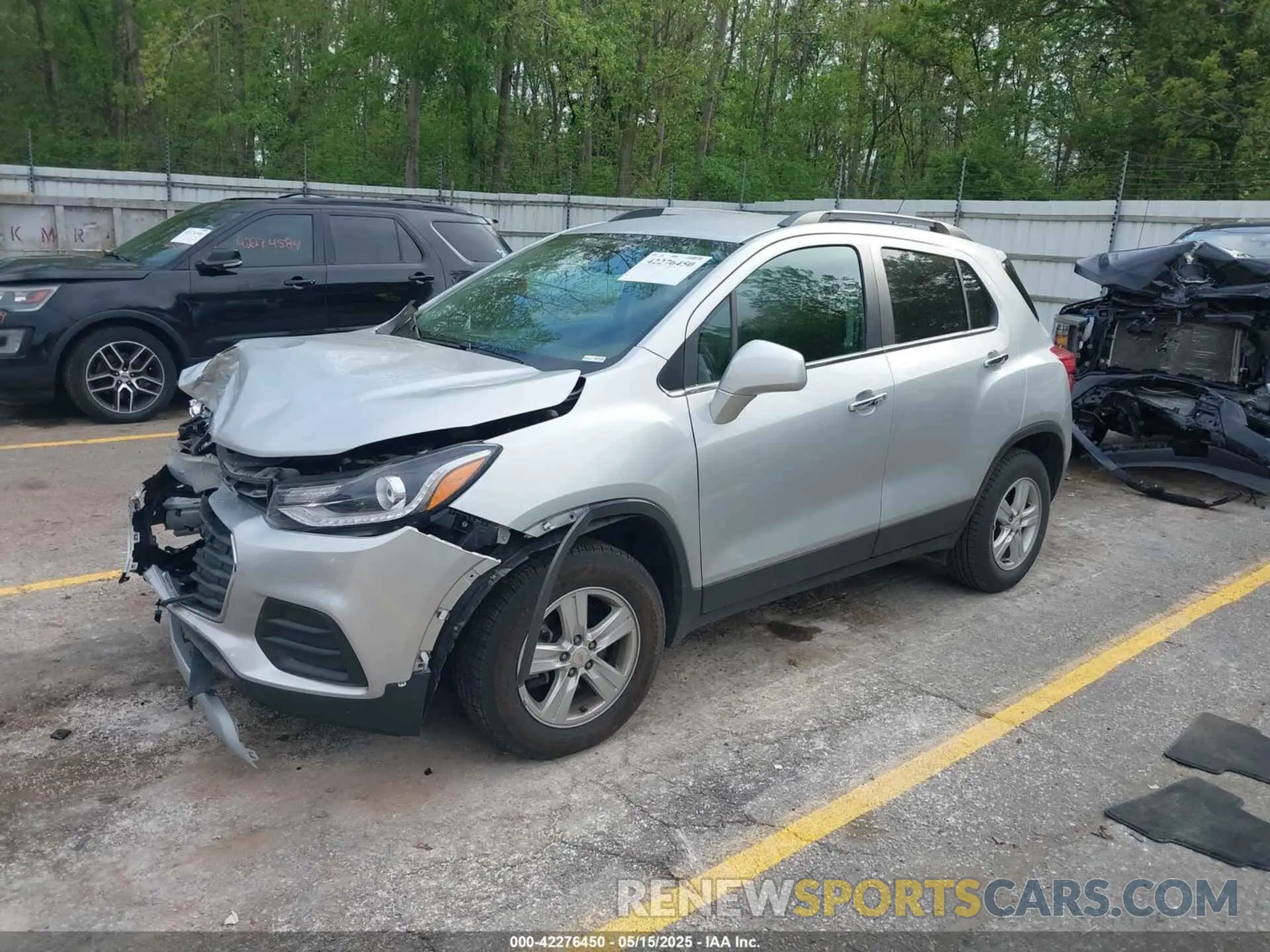 2 Photograph of a damaged car 3GNCJPSB3LL107513 CHEVROLET TRAX 2020