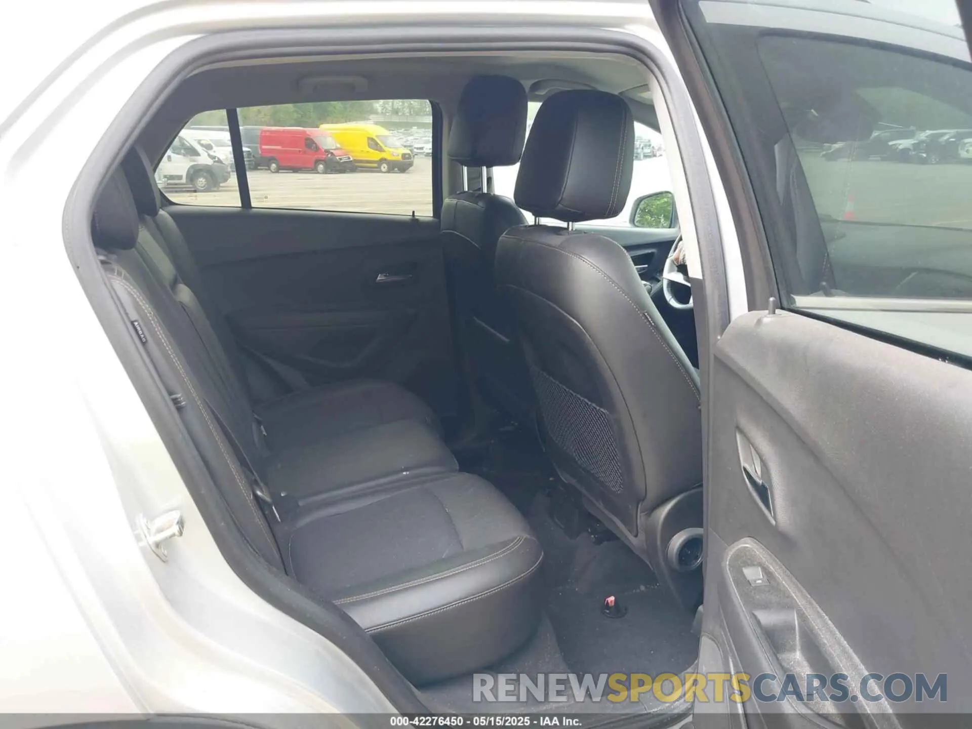 8 Photograph of a damaged car 3GNCJPSB3LL107513 CHEVROLET TRAX 2020