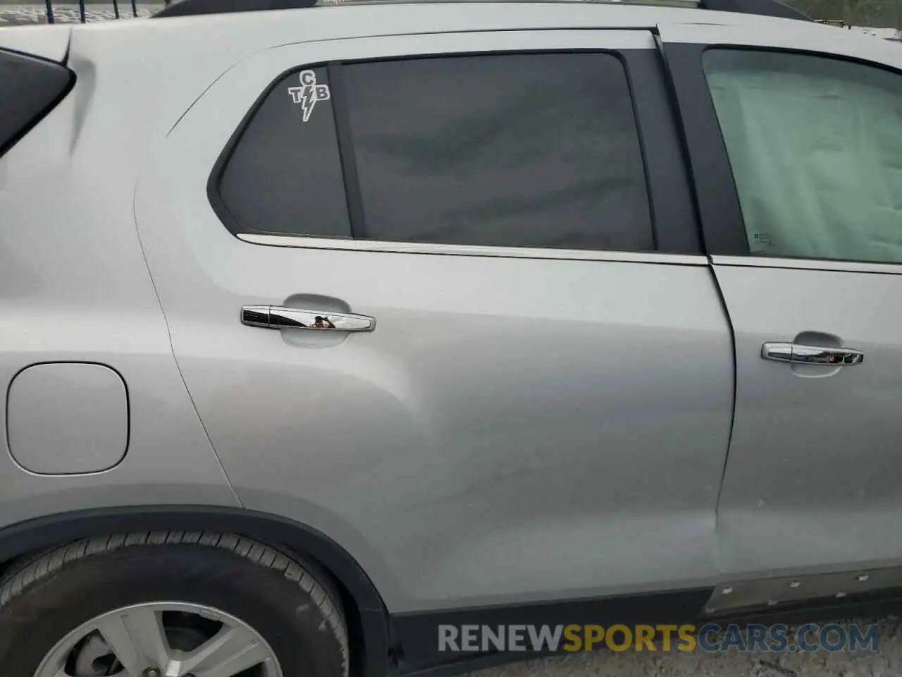 10 Photograph of a damaged car 3GNCJPSB3LL282666 CHEVROLET TRAX 2020