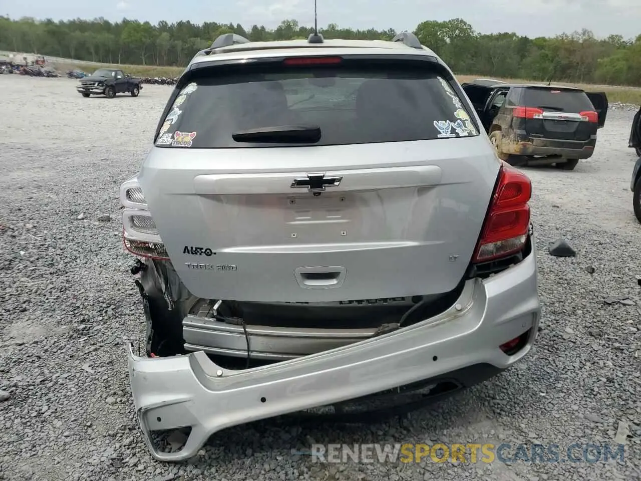 6 Photograph of a damaged car 3GNCJPSB3LL282666 CHEVROLET TRAX 2020