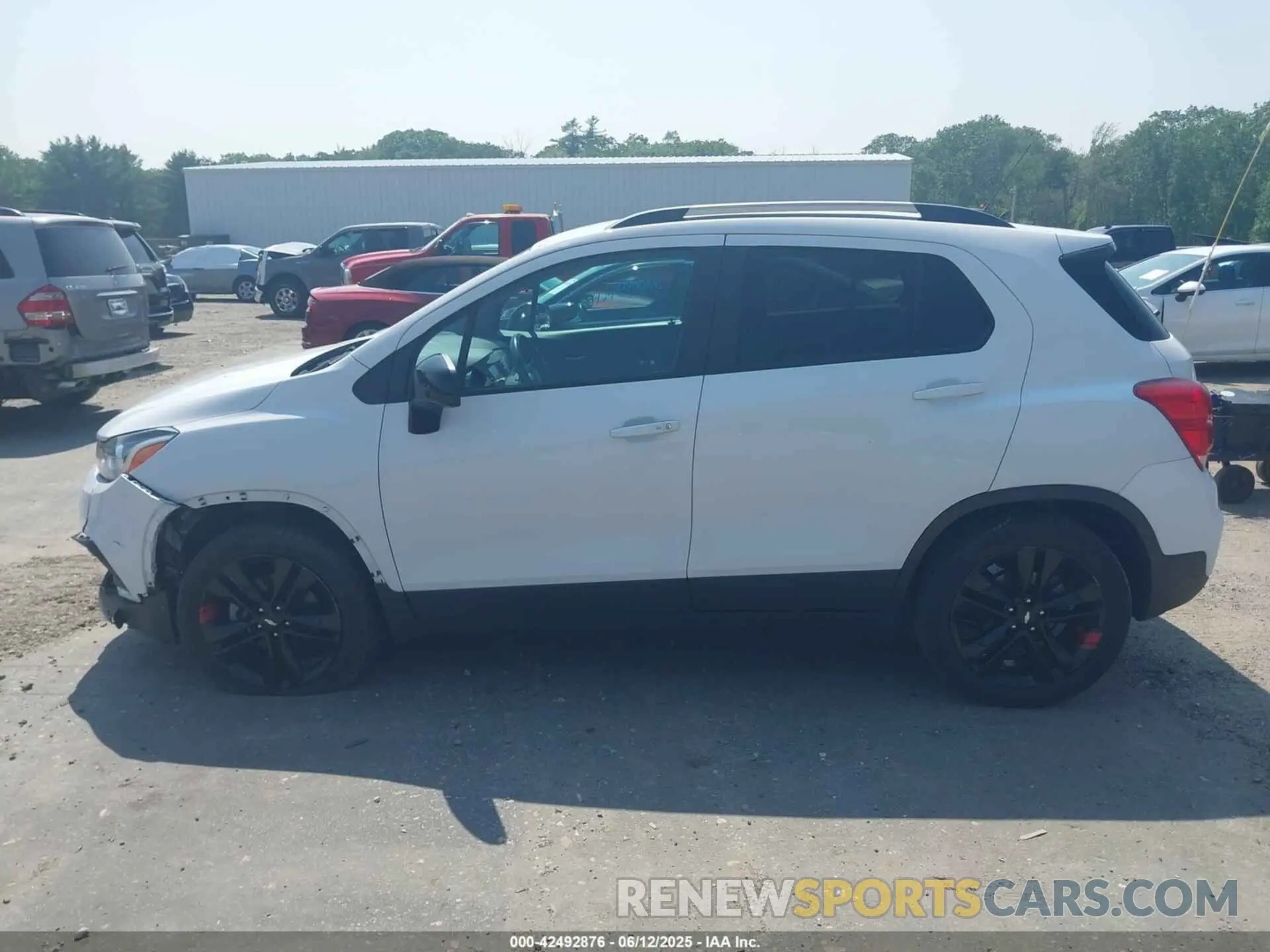 13 Photograph of a damaged car 3GNCJPSB3LL302317 CHEVROLET TRAX 2020