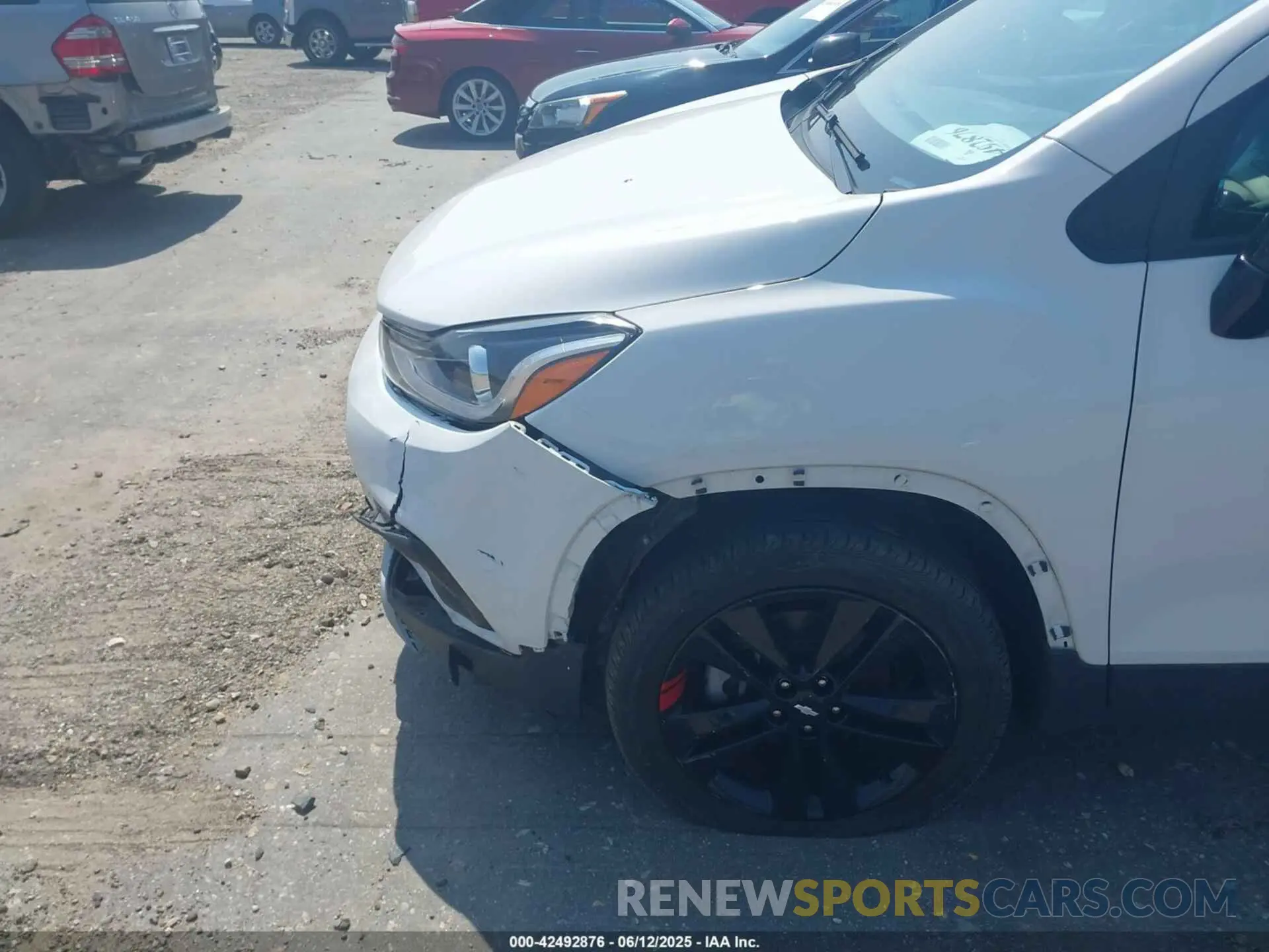 16 Photograph of a damaged car 3GNCJPSB3LL302317 CHEVROLET TRAX 2020
