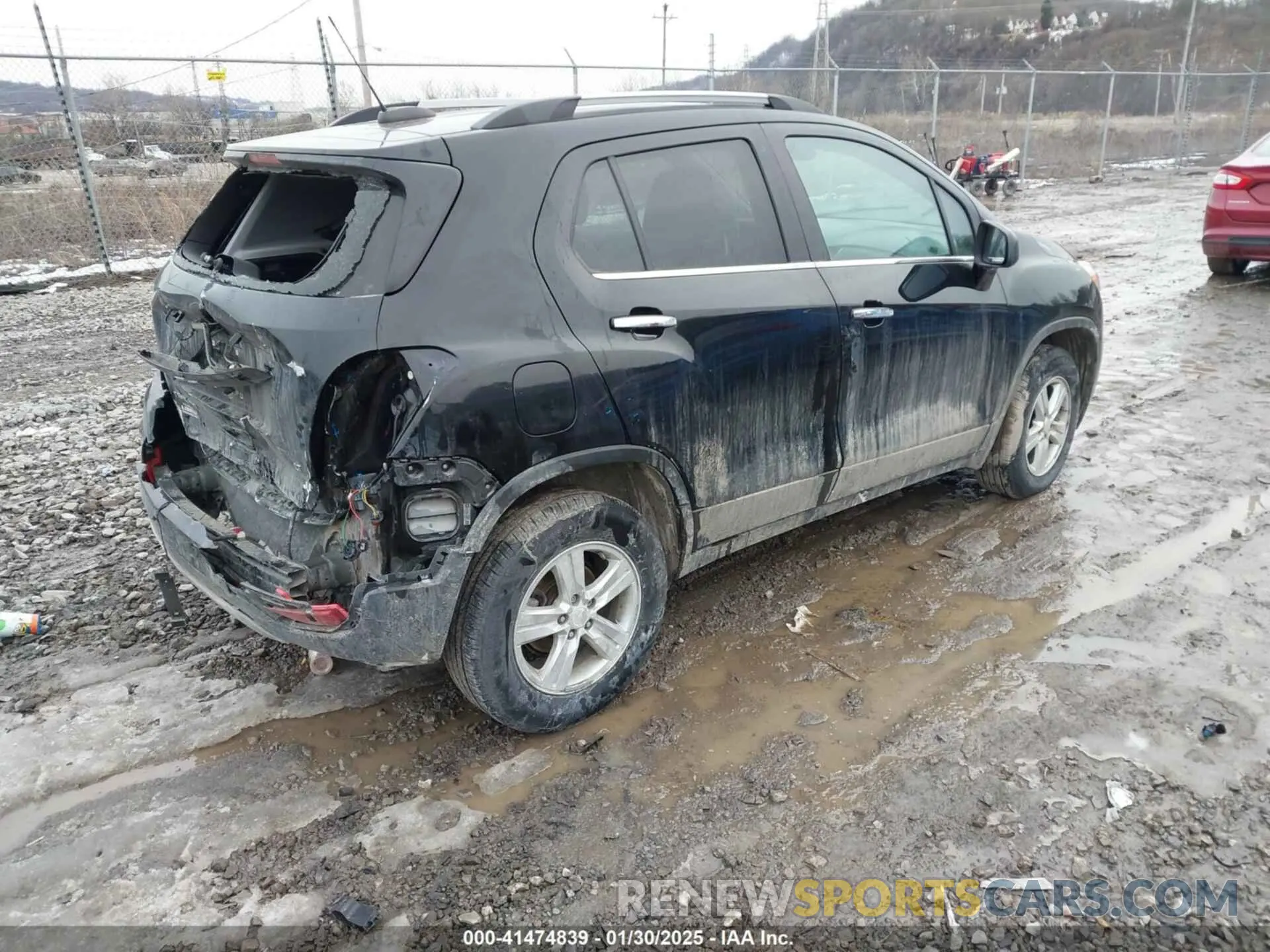 4 Photograph of a damaged car 3GNCJPSB3LL334300 CHEVROLET TRAX 2020